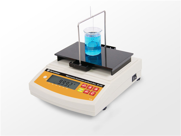高精度液體濃度檢測儀DE-120C對各種化工溶液的密度與濃度測量，由Daho Meter『達宏美拓』研究生產，自動顯示濃度與密度；品質優(yōu)良，精準度高，操作方便、省時；具有很好的測量穩(wěn)定性與可靠性；適合要求較高的場合。